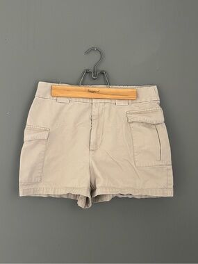 Aritzia TNA Beige Utility Cargo Women’s Shorts | Size M